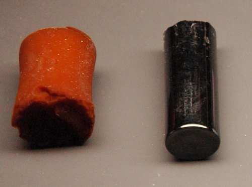 rfandcarbon-mit A resorcinol-formaldehyde polymer aerogel (left) and a carbon aerrogel (right)